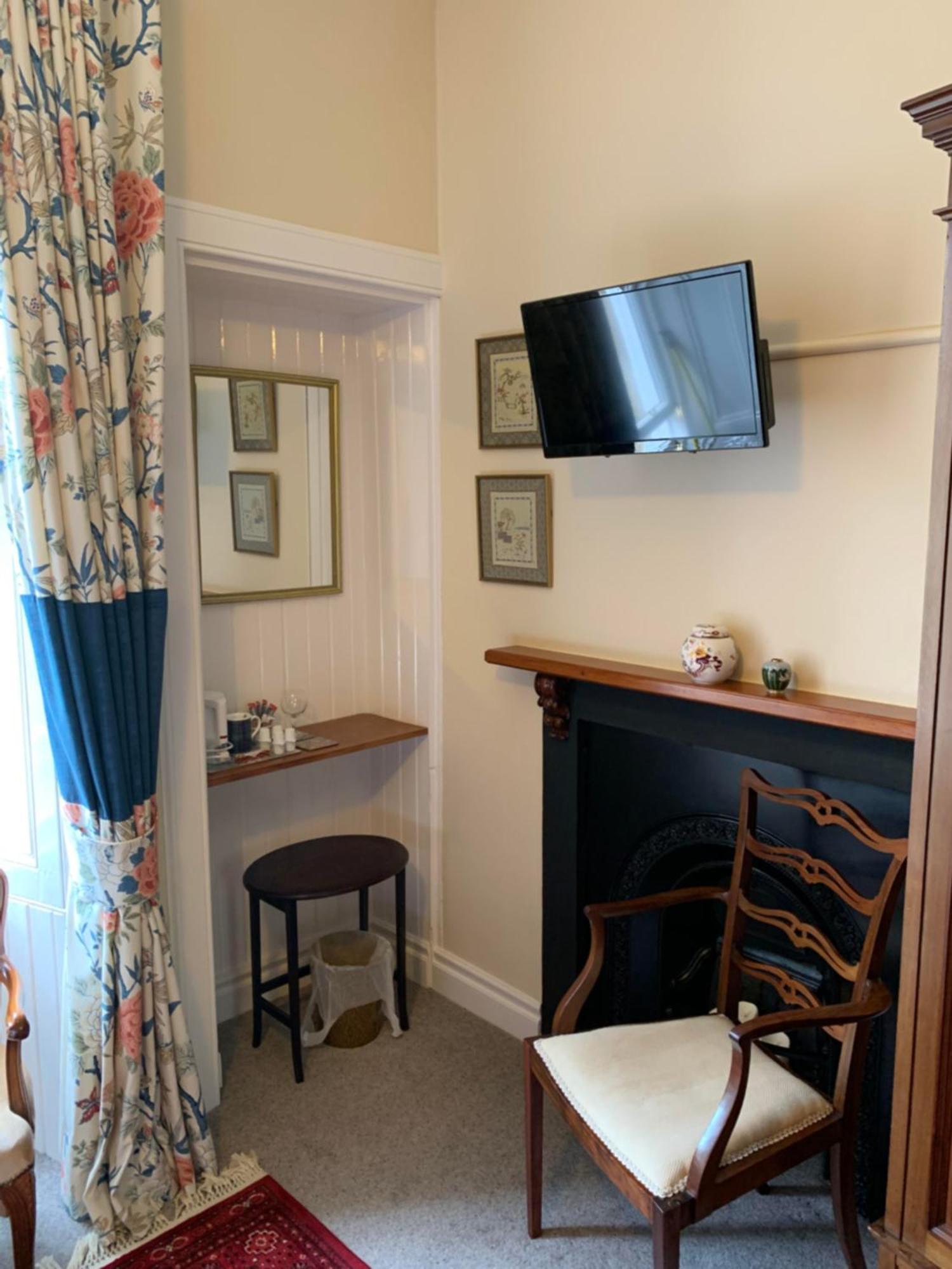 Leven House Bed And Breakfast Крифф Экстерьер фото