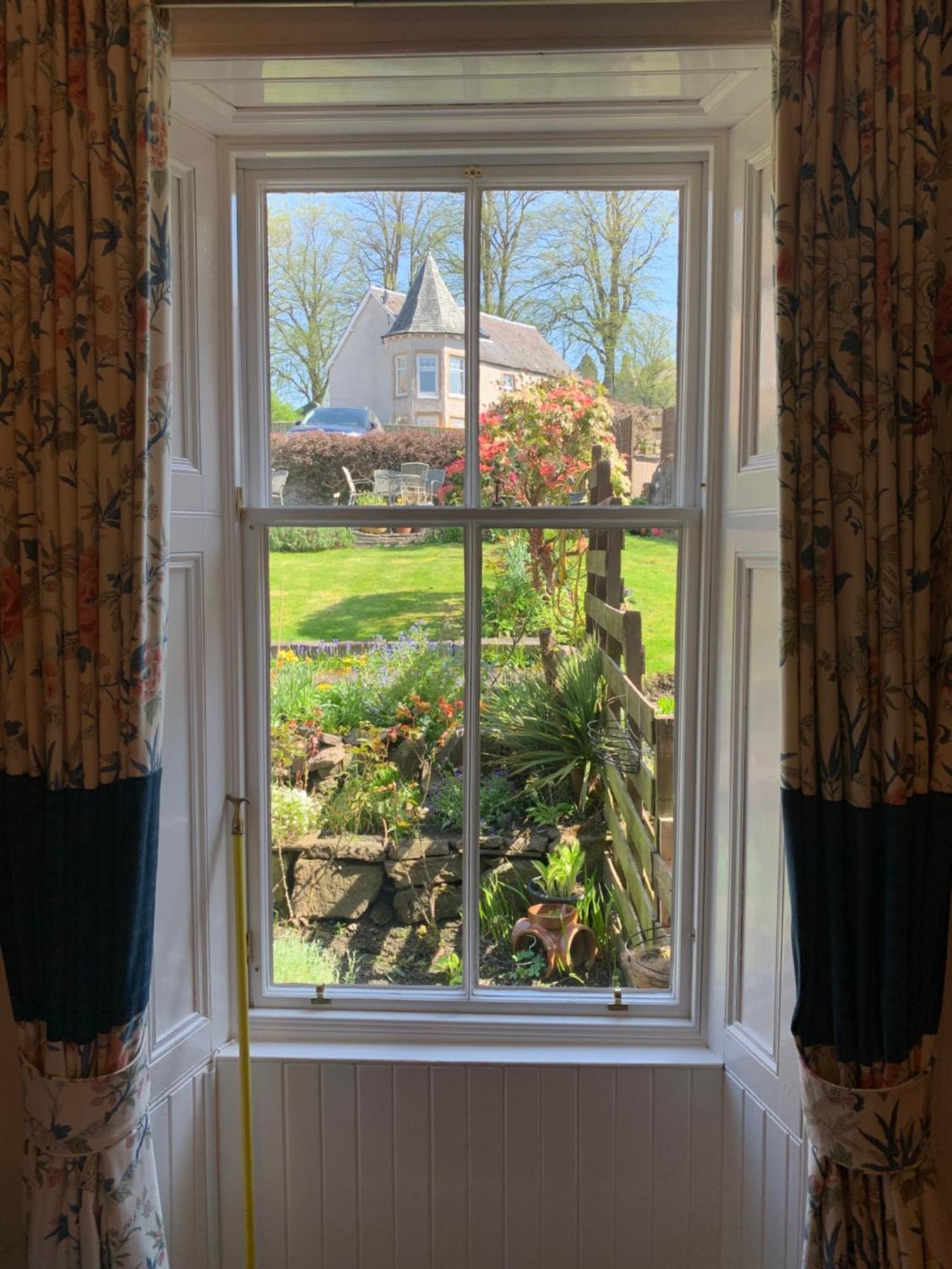 Leven House Bed And Breakfast Крифф Экстерьер фото