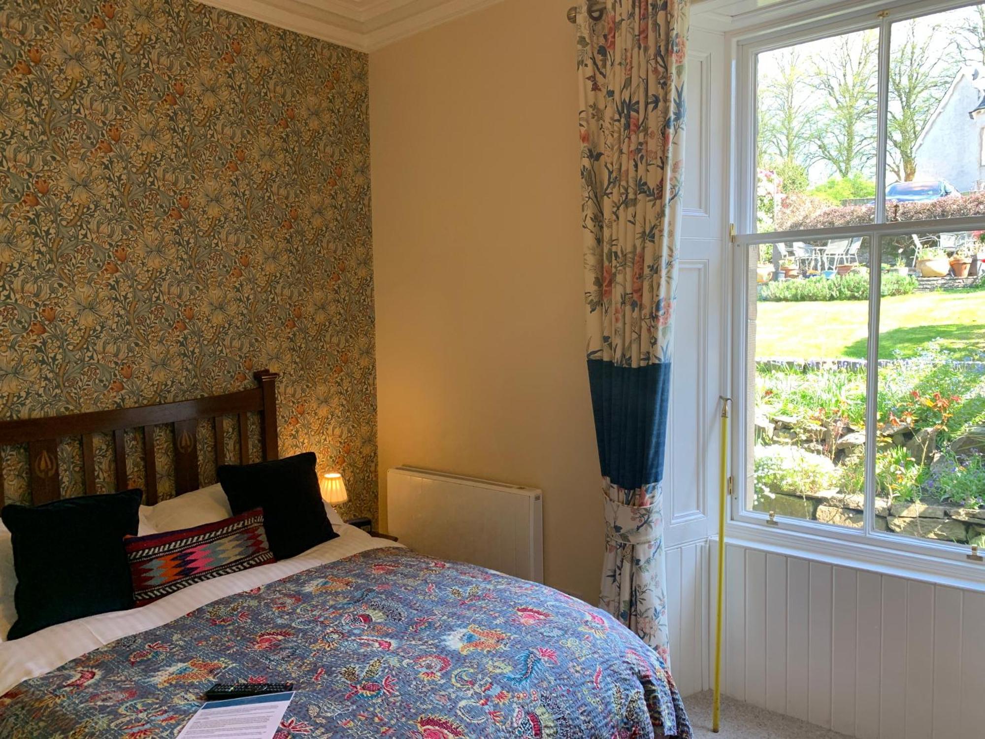 Leven House Bed And Breakfast Крифф Экстерьер фото